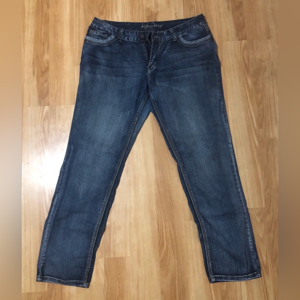 Ariya Women's Straight Jeans in Dark Blue Wash